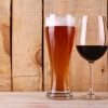 É seguro beber cerveja, vinho ou chope?